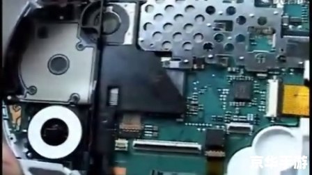 **PSP2000拆机探秘:游戏机内部的奥秘世界** **PSP2000拆机探秘:游戏机内部的奥秘世界**