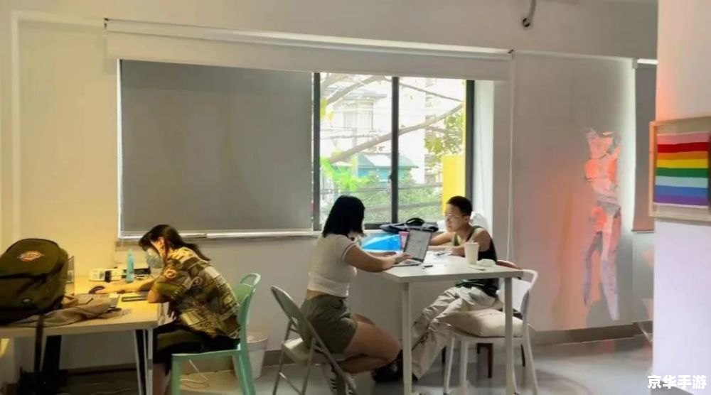 **洛克王国小奶牛:游戏中的新伙伴** **洛克王国小奶牛:游戏中的新伙伴**