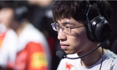 《英雄联盟》职业探秘：竞技之巅的热血征途
